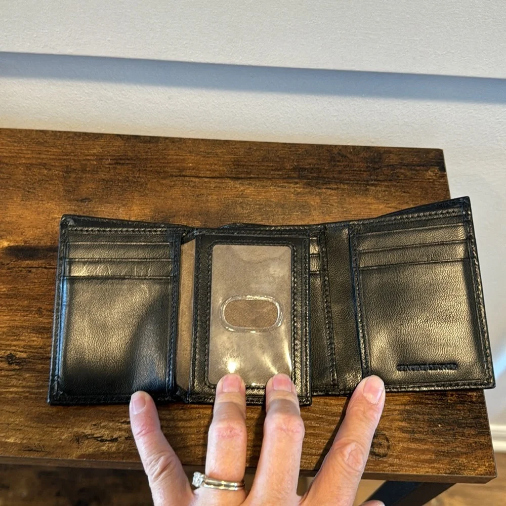 Men’s Docker’s Leather Wallet- black broken in light weight